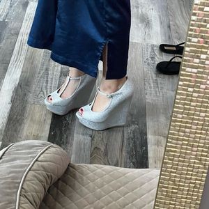 Wedge heels